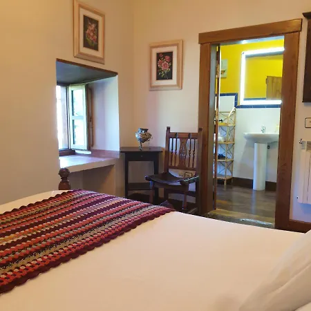 - La Pumarada De Limes Ii Bed & Breakfast